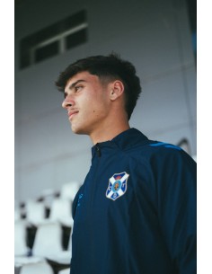 Chubasquero entreno jugador...