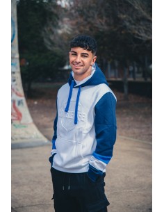 Hoddie cerrada con capucha...