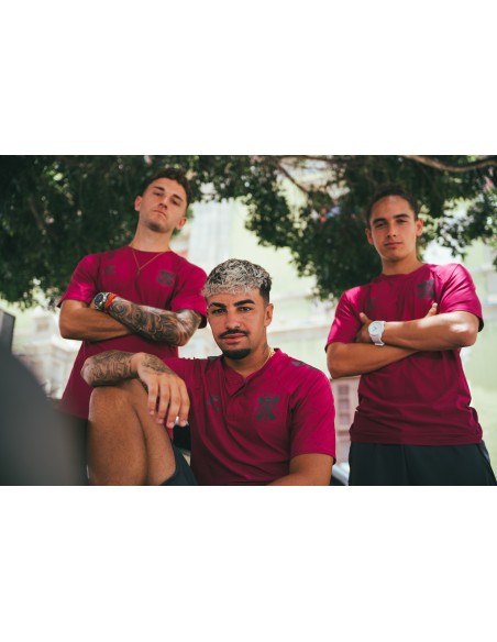 Polo paseo jugador 25-26 granate talla XL